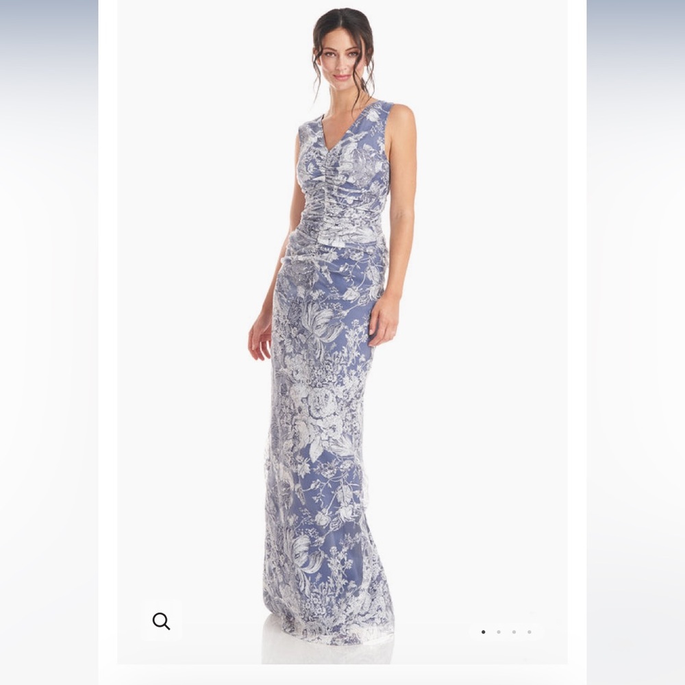 NWOT JS Collections Maddison Column Gown